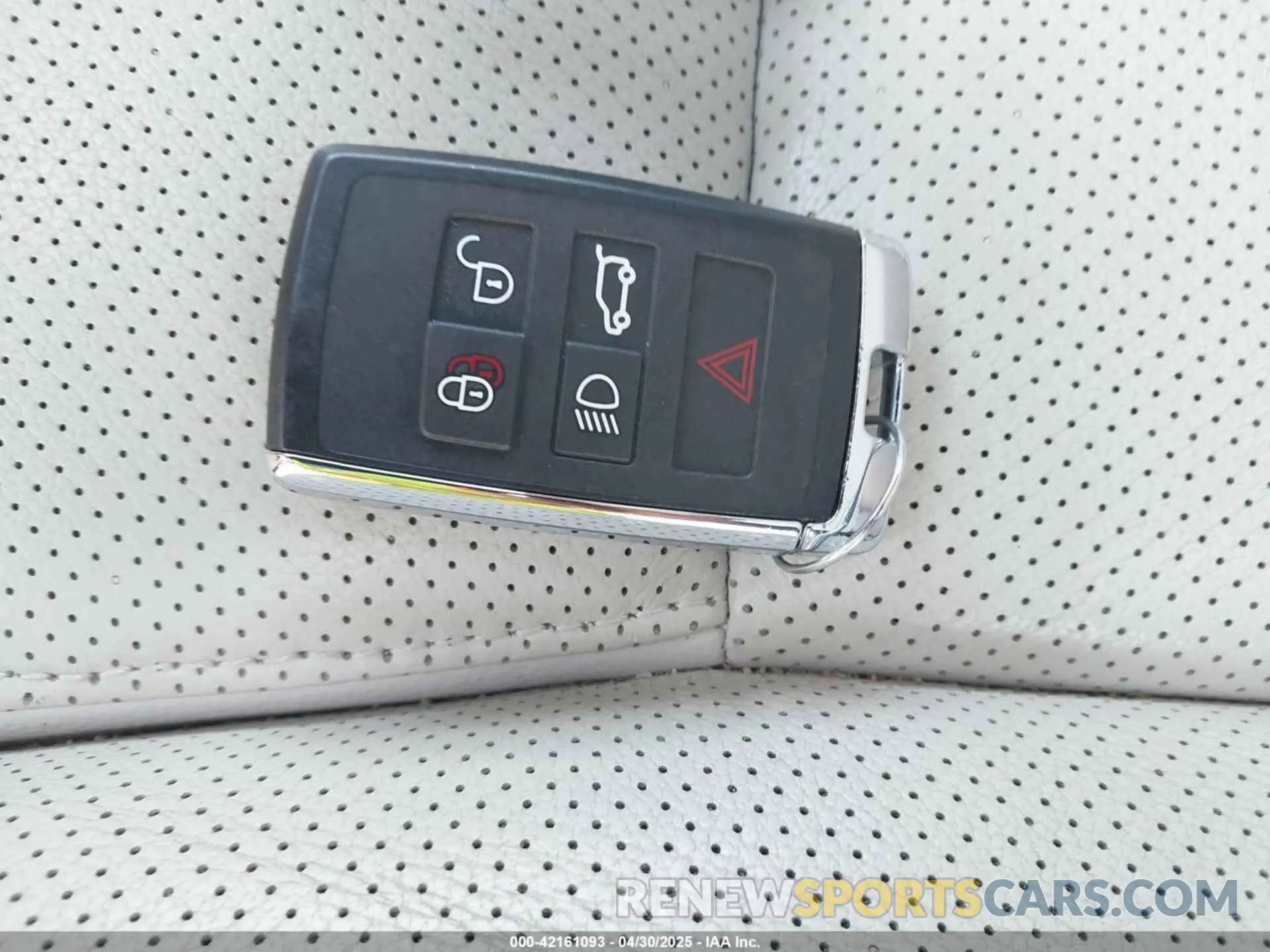 11 Photograph of a damaged car SADCJ2EXXNA689739 JAGUAR F-PACE 2022
