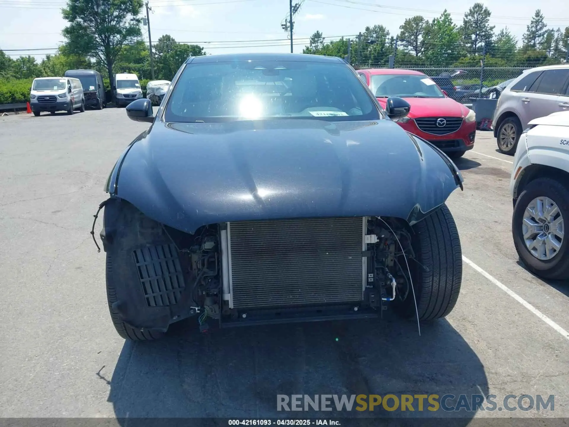 12 Photograph of a damaged car SADCJ2EXXNA689739 JAGUAR F-PACE 2022