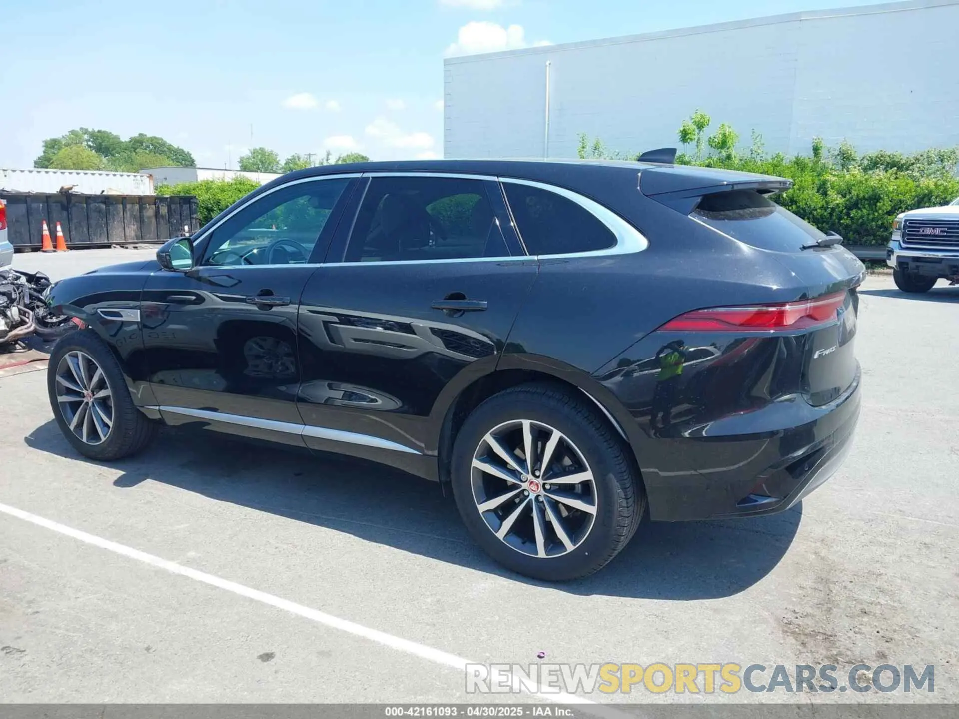 14 Photograph of a damaged car SADCJ2EXXNA689739 JAGUAR F-PACE 2022
