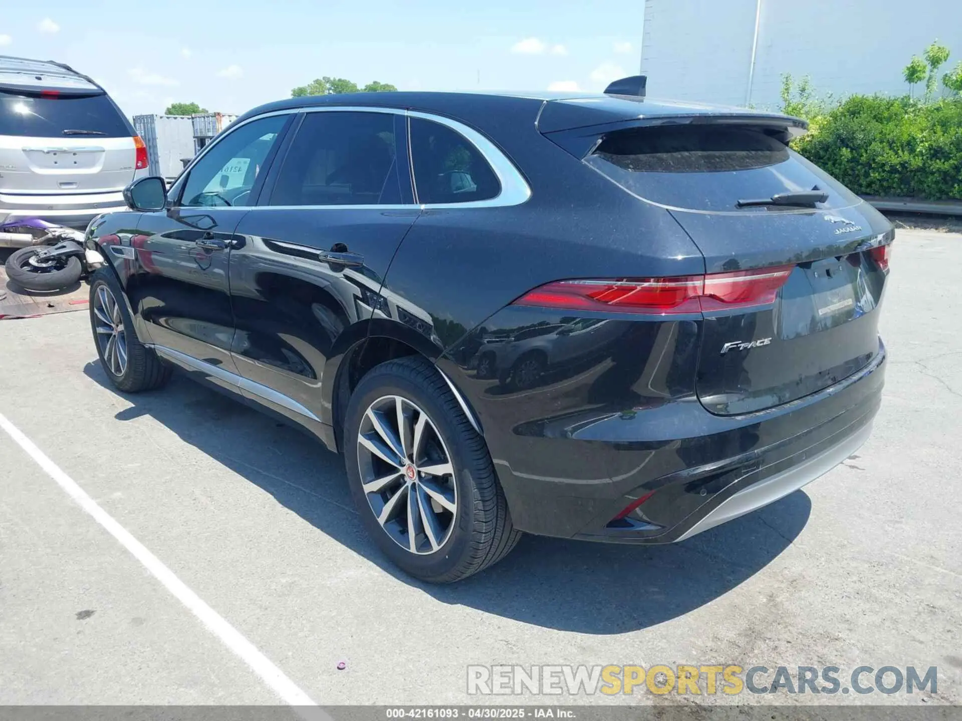 3 Photograph of a damaged car SADCJ2EXXNA689739 JAGUAR F-PACE 2022