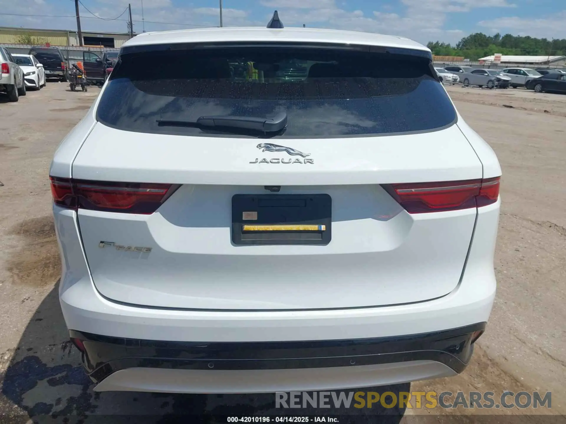 16 Photograph of a damaged car SADCJ2EX4PA715366 JAGUAR F-PACE 2023