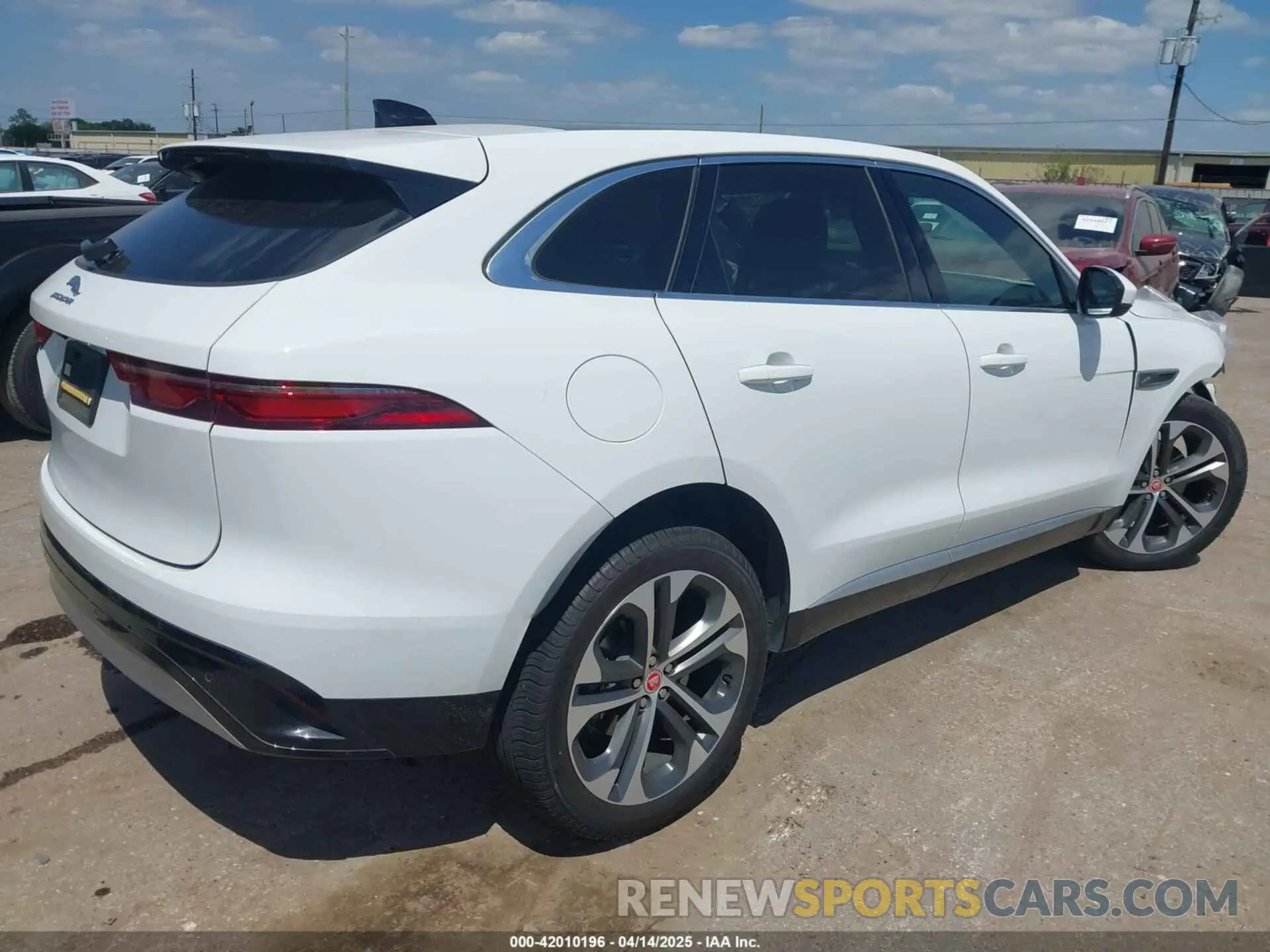 4 Photograph of a damaged car SADCJ2EX4PA715366 JAGUAR F-PACE 2023