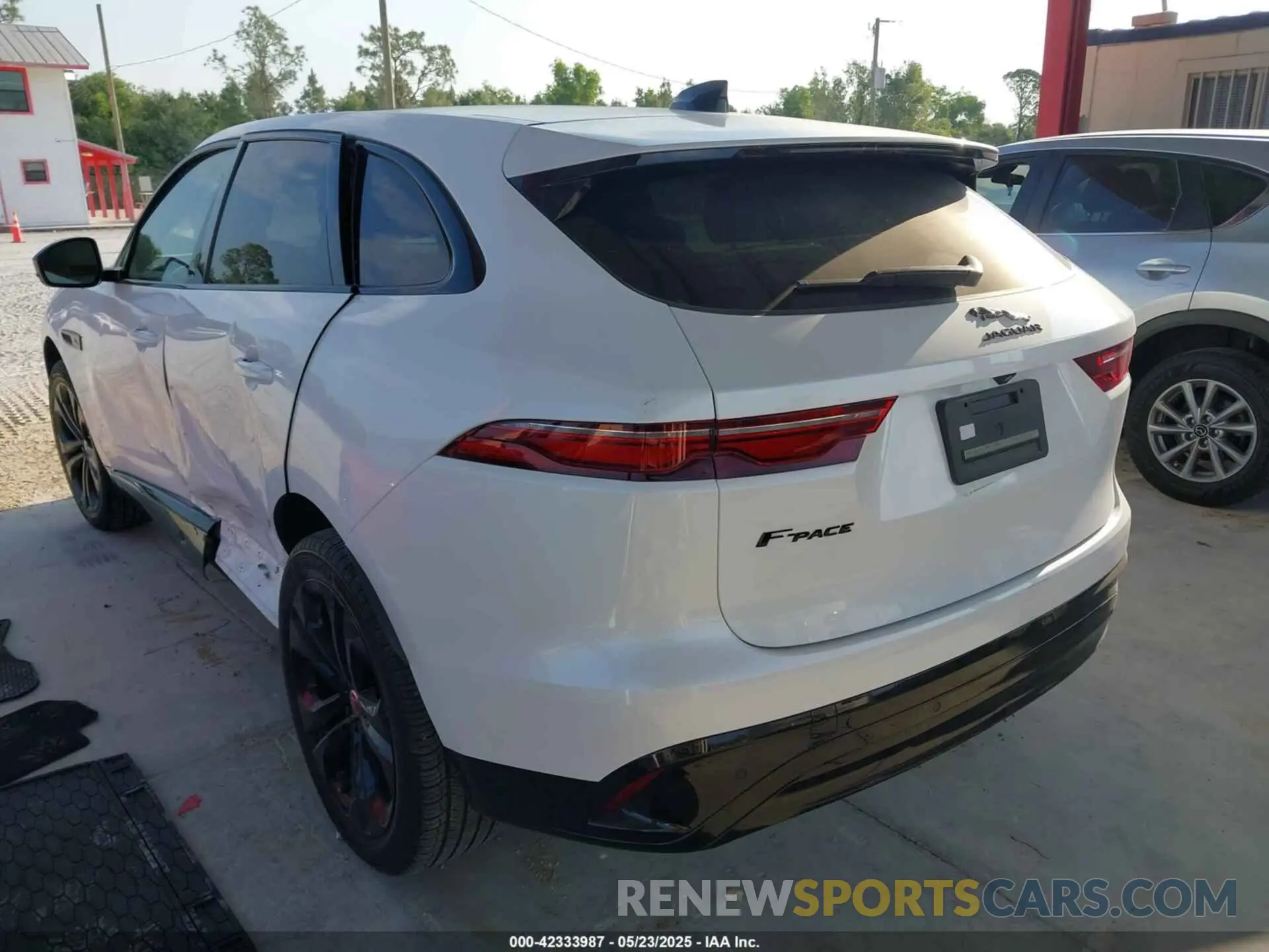 3 Photograph of a damaged car SADCJ2EX8PA708744 JAGUAR F-PACE 2023