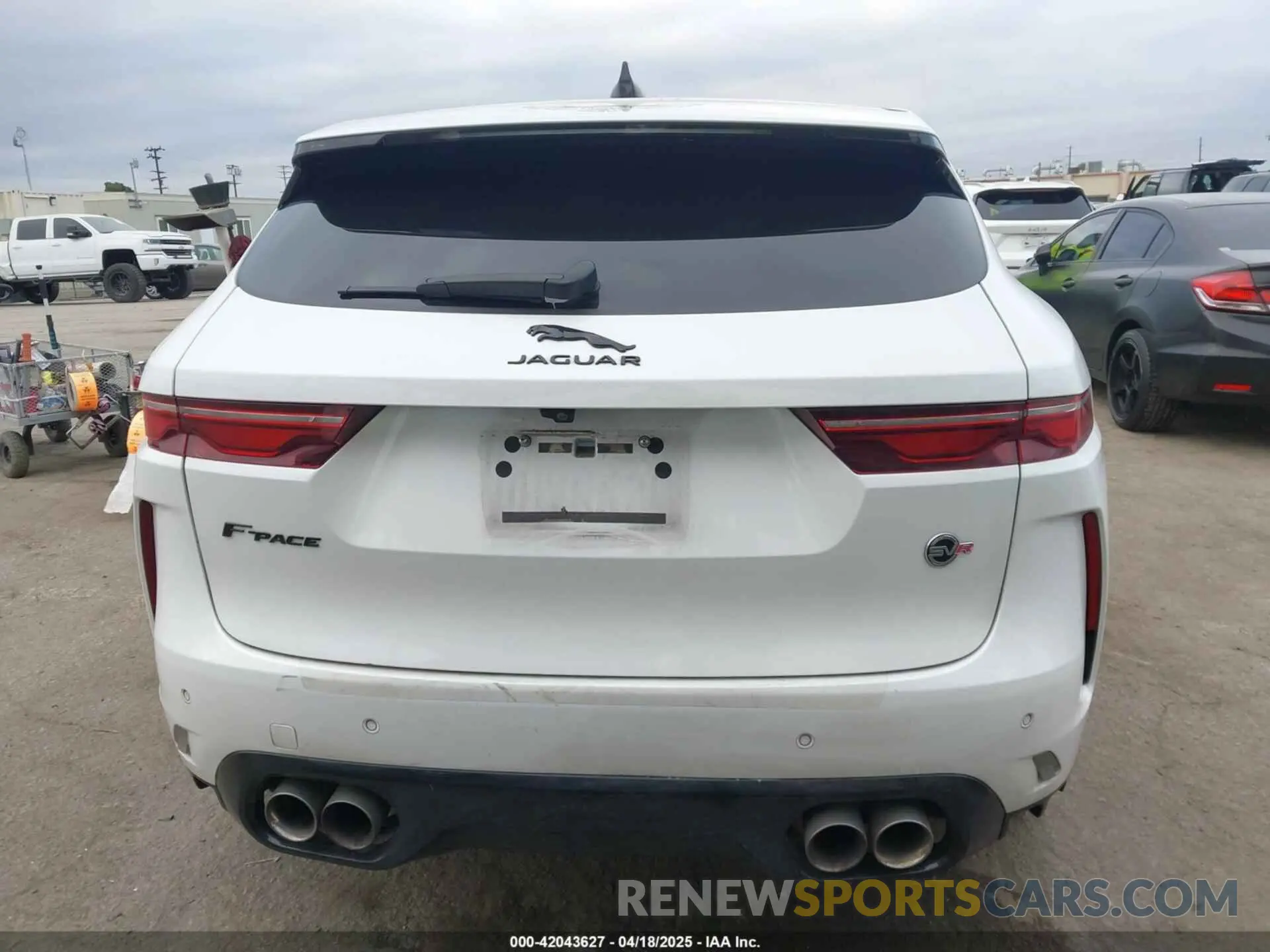 17 Photograph of a damaged car SADCZ2EE5PA704142 JAGUAR F-PACE 2023