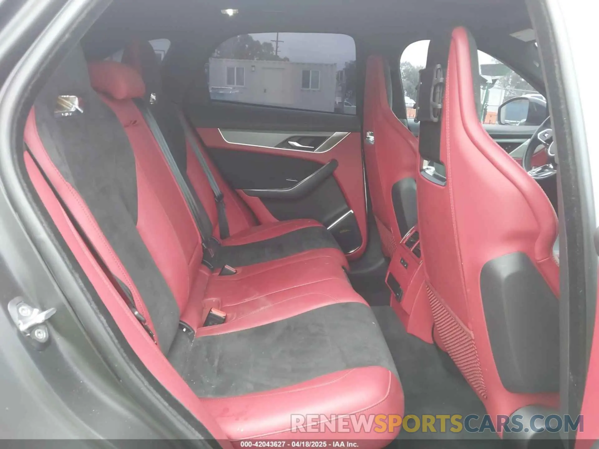 8 Photograph of a damaged car SADCZ2EE5PA704142 JAGUAR F-PACE 2023
