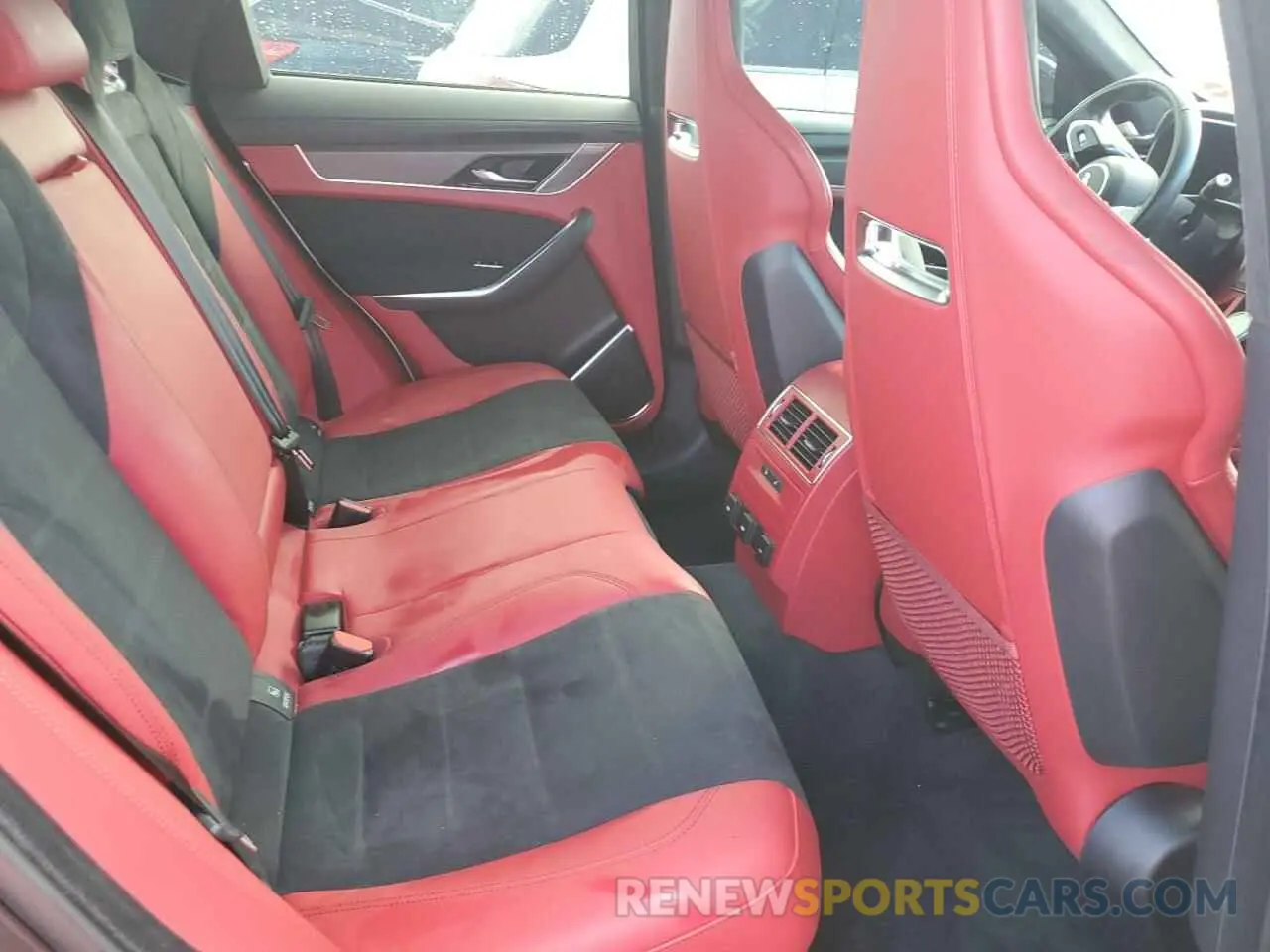 11 Photograph of a damaged car SADCZ2EE7PA704580 JAGUAR F-PACE 2023