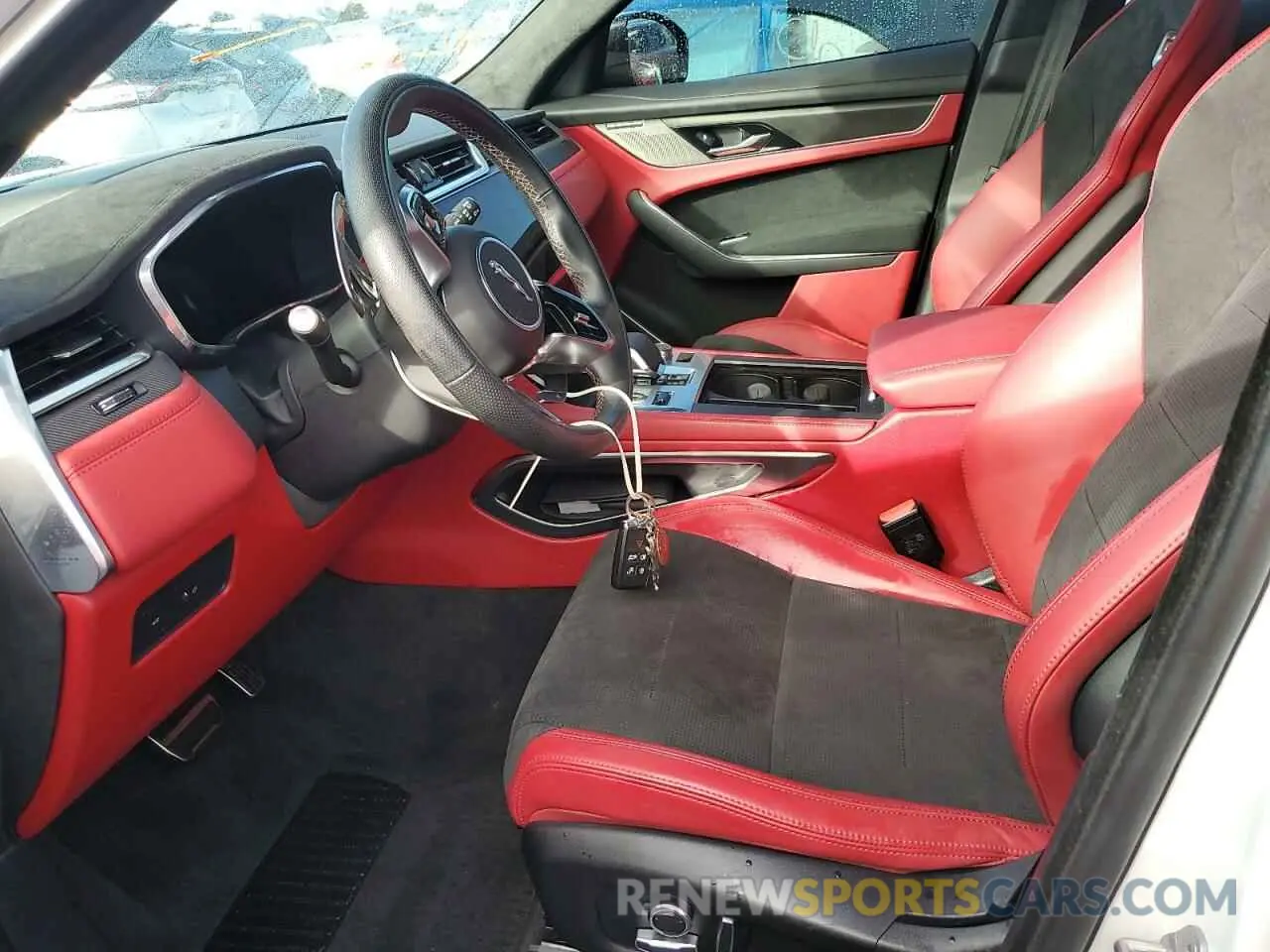 7 Photograph of a damaged car SADCZ2EE7PA704580 JAGUAR F-PACE 2023