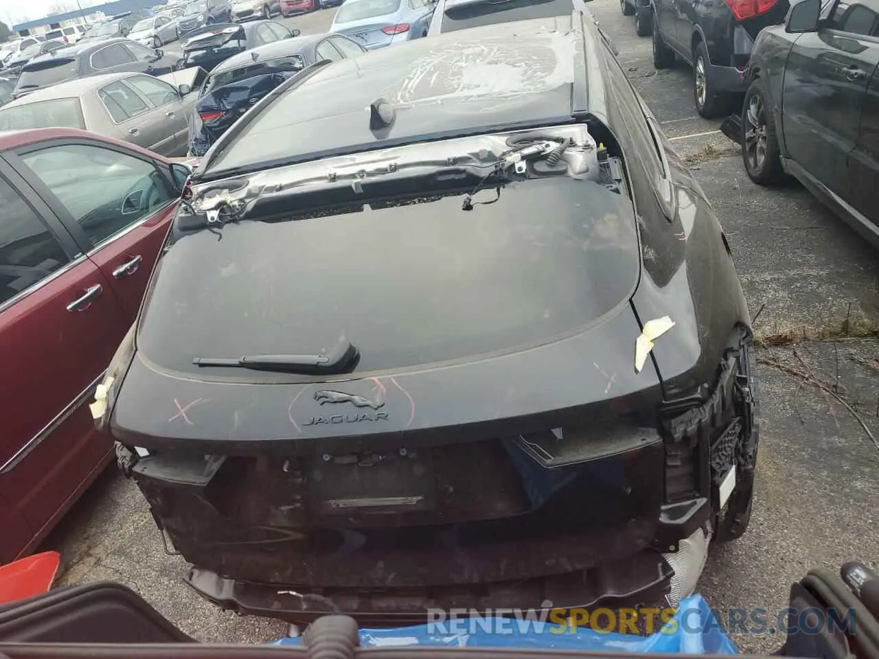 6 Photograph of a damaged car SADCT2EX0RA723879 JAGUAR F-PACE 2024