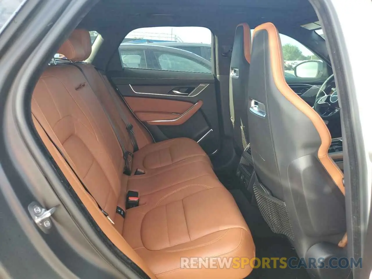 11 Photograph of a damaged car SADCT2EX5RA721187 JAGUAR F-PACE 2024