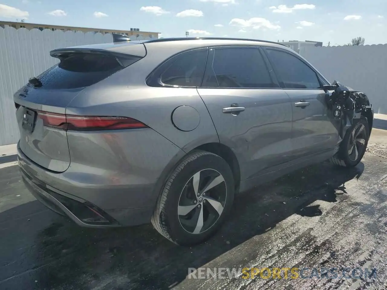3 Фотография поврежденного автомобиля SADCT2EX8RA739764 JAGUAR F-PACE 2024