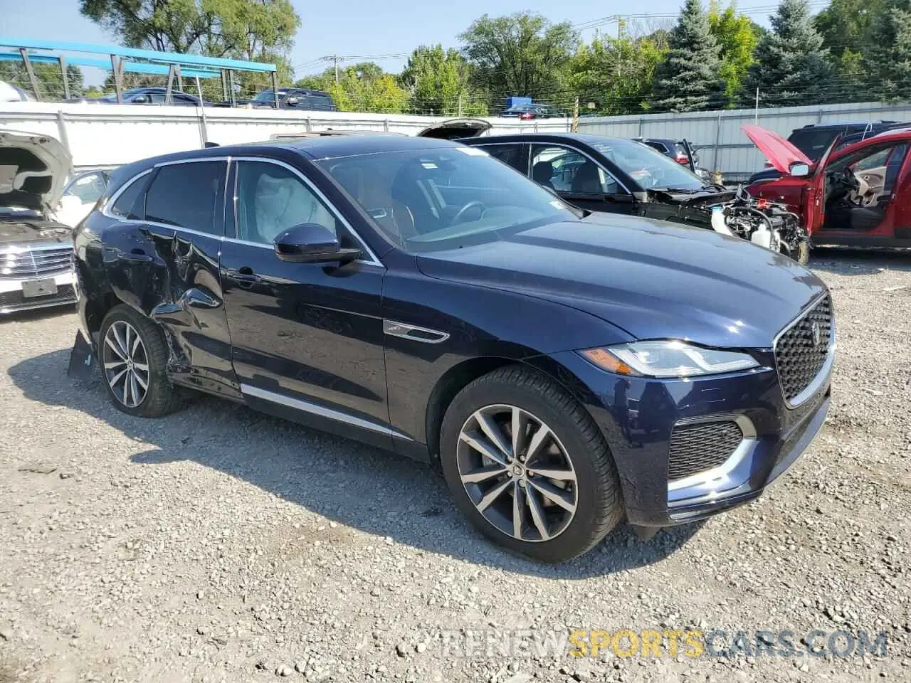 4 Photograph of a damaged car SADCT2EX9RA728062 JAGUAR F-PACE 2024