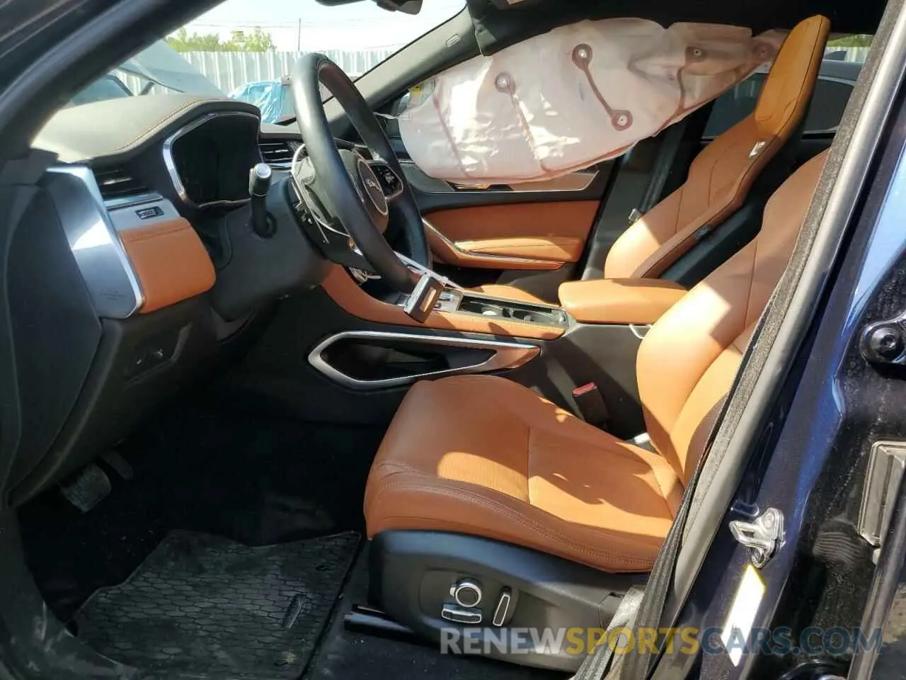 7 Photograph of a damaged car SADCT2EX9RA728062 JAGUAR F-PACE 2024