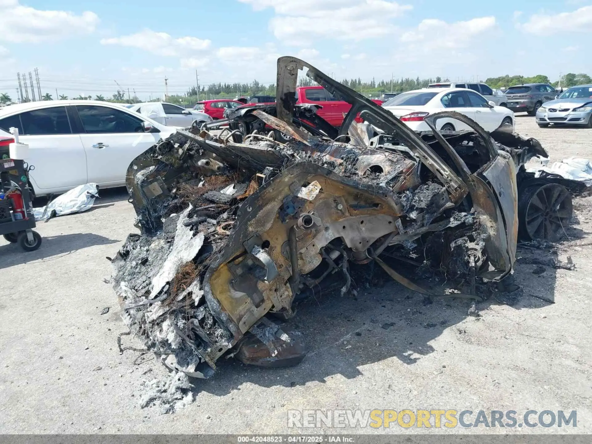 4 Photograph of a damaged car SADCT2EXXSA744616 JAGUAR F-PACE 2025