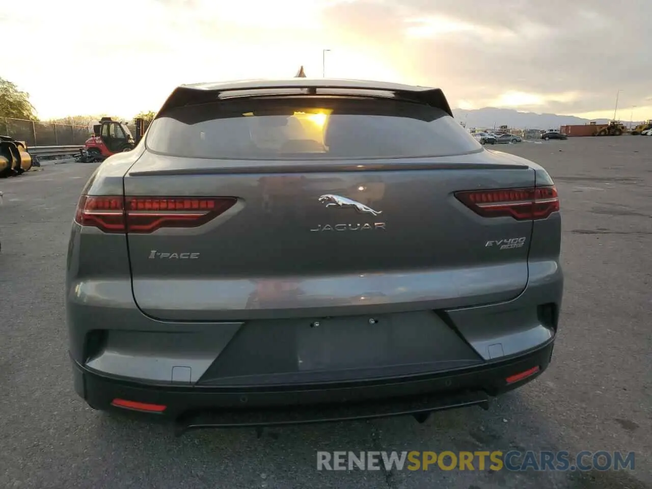 6 Photograph of a damaged car SADHB2S10K1F73211 JAGUAR I-PACE 2019