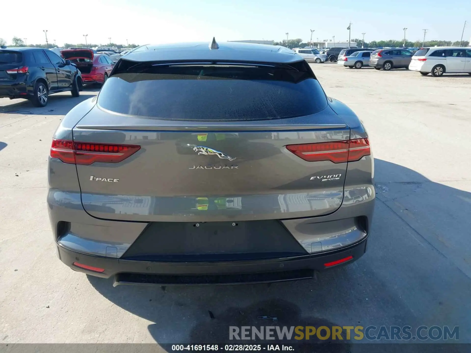 16 Photograph of a damaged car SADHB2S12K1F72772 JAGUAR I-PACE 2019