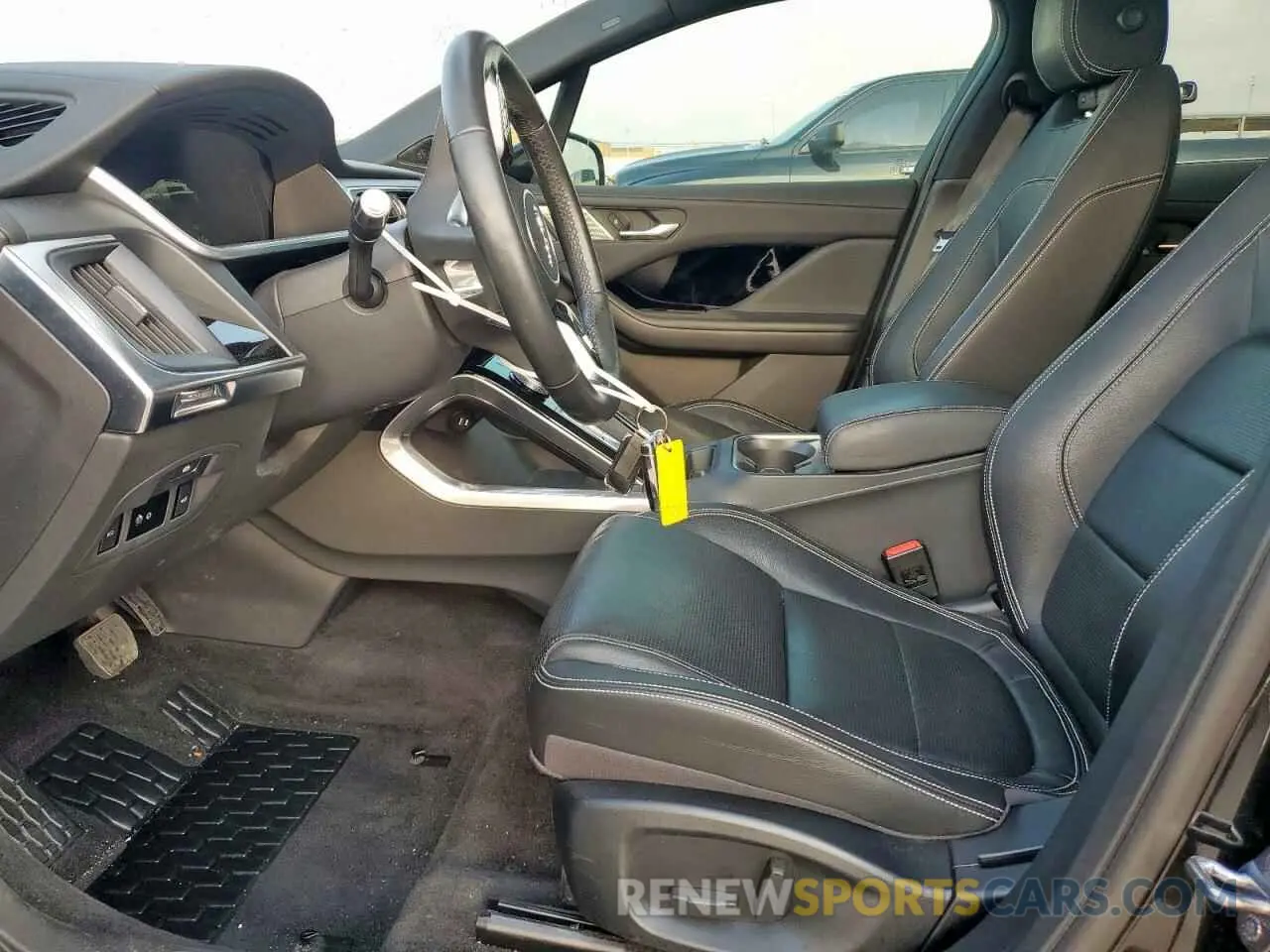 7 Photograph of a damaged car SADHC2S18K1F75303 JAGUAR I-PACE 2019