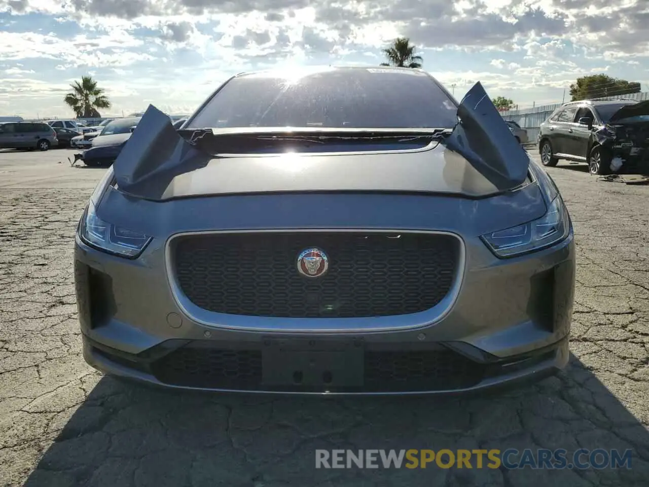 5 Photograph of a damaged car SADHD2S12K1F70031 JAGUAR I-PACE 2019