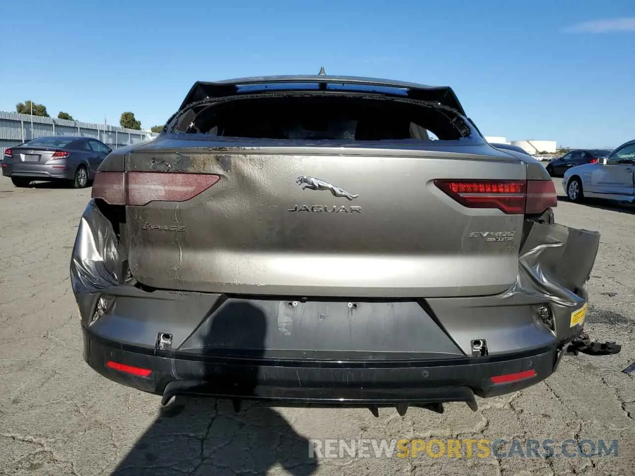 6 Photograph of a damaged car SADHD2S12K1F70031 JAGUAR I-PACE 2019