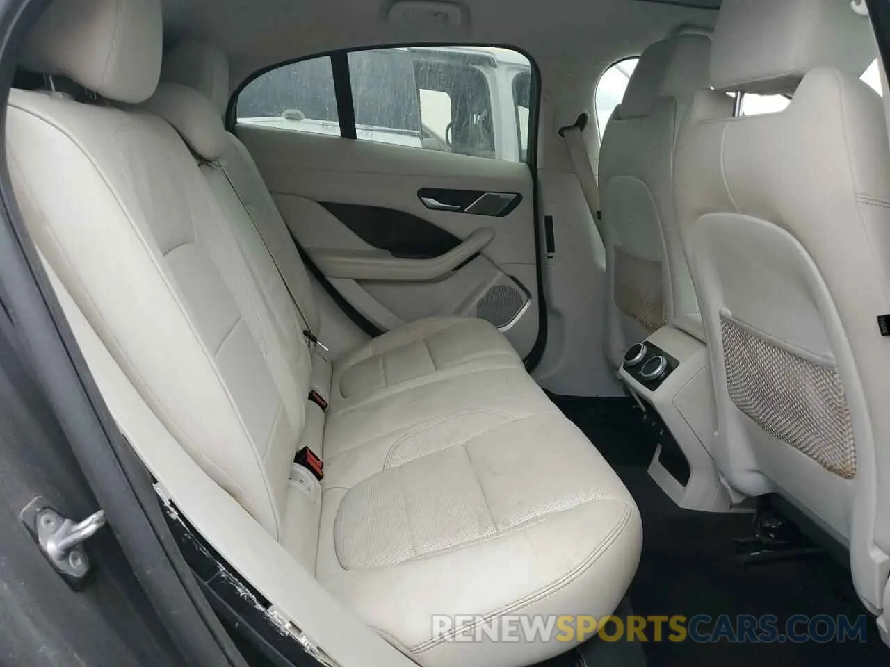 11 Photograph of a damaged car SADHD2S1XK1F62405 JAGUAR I-PACE 2019