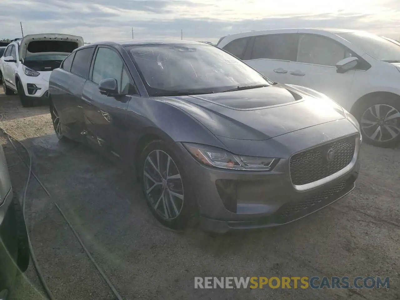 4 Photograph of a damaged car SADHD2S1XK1F62405 JAGUAR I-PACE 2019