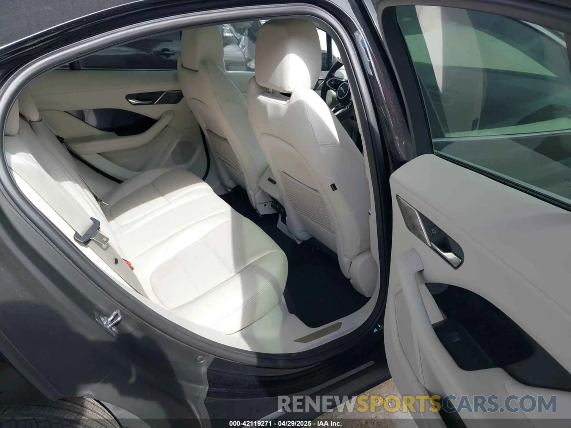 8 Фотография поврежденного автомобиля SADHB2S15L1F79250 JAGUAR I-PACE 2020