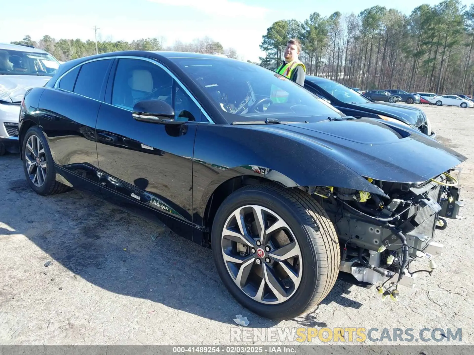 1 Photograph of a damaged car SADHC2S12L1F87240 JAGUAR I-PACE 2020