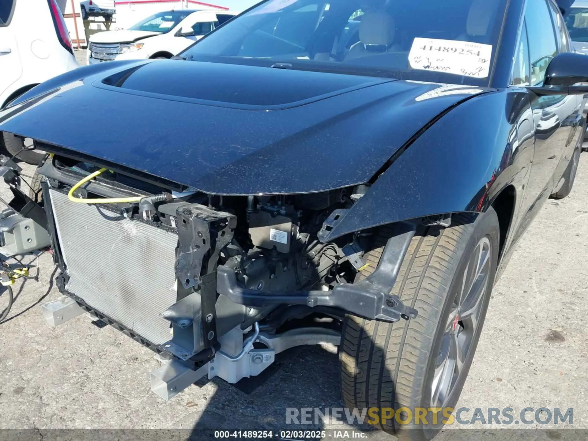 6 Photograph of a damaged car SADHC2S12L1F87240 JAGUAR I-PACE 2020