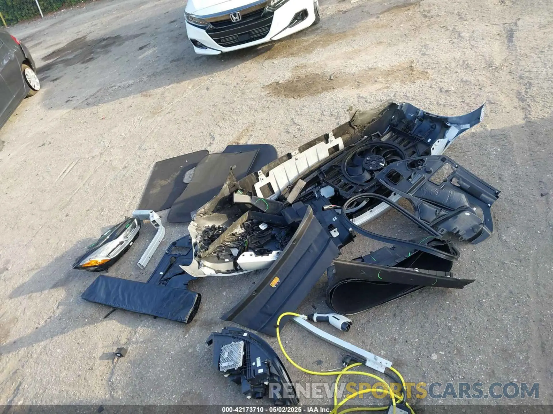 12 Photograph of a damaged car SADHD2S15N1622382 JAGUAR I-PACE 2022