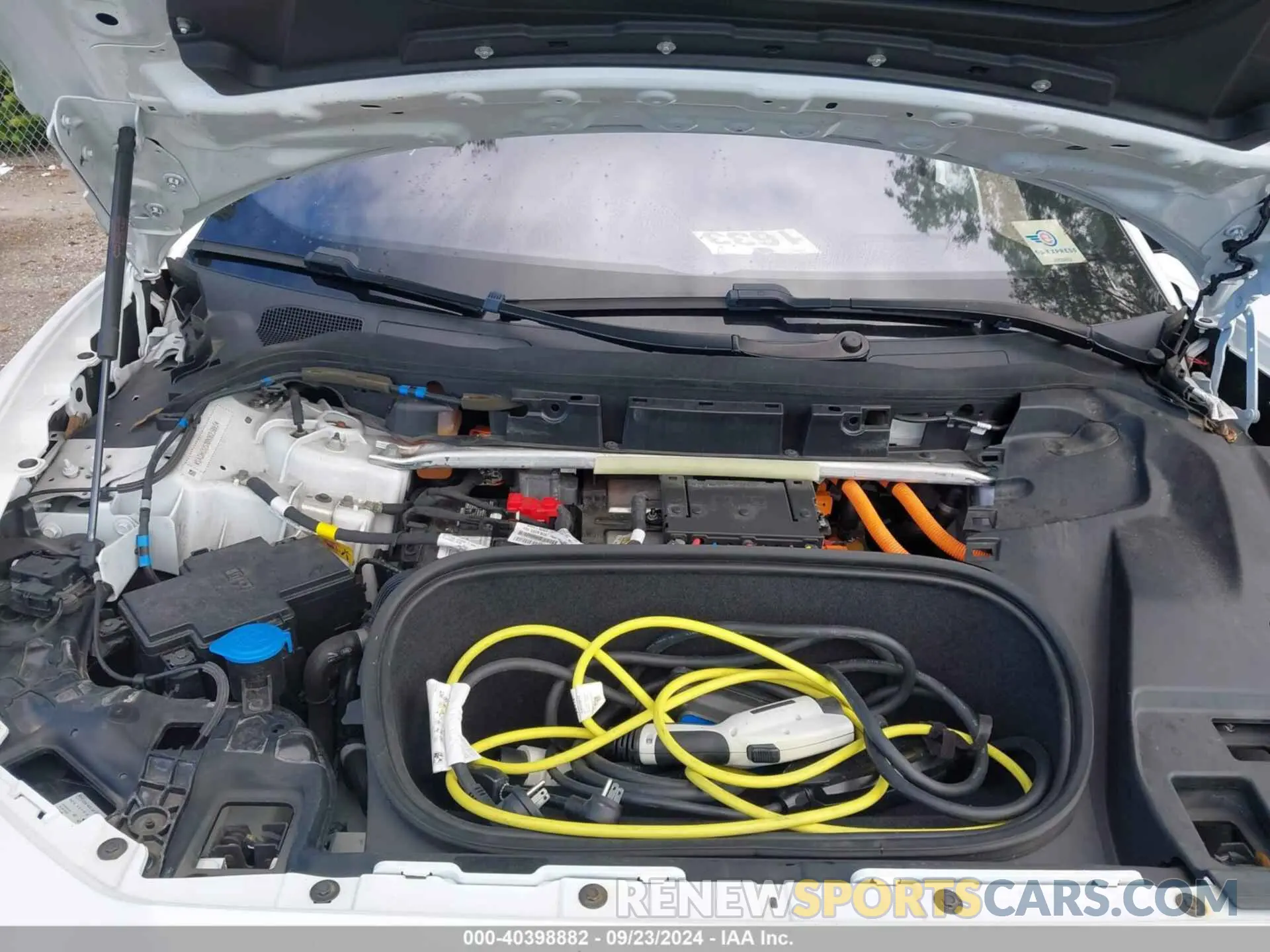10 Photograph of a damaged car SADHD2S16N1623993 JAGUAR I-PACE 2022