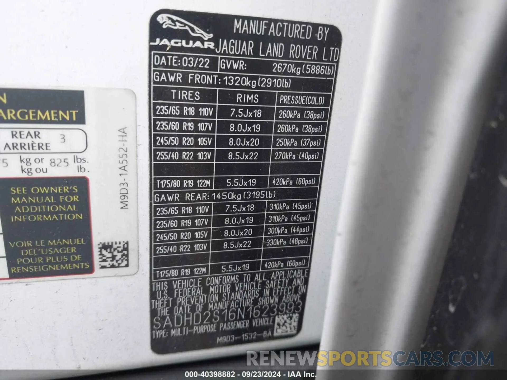 9 Photograph of a damaged car SADHD2S16N1623993 JAGUAR I-PACE 2022