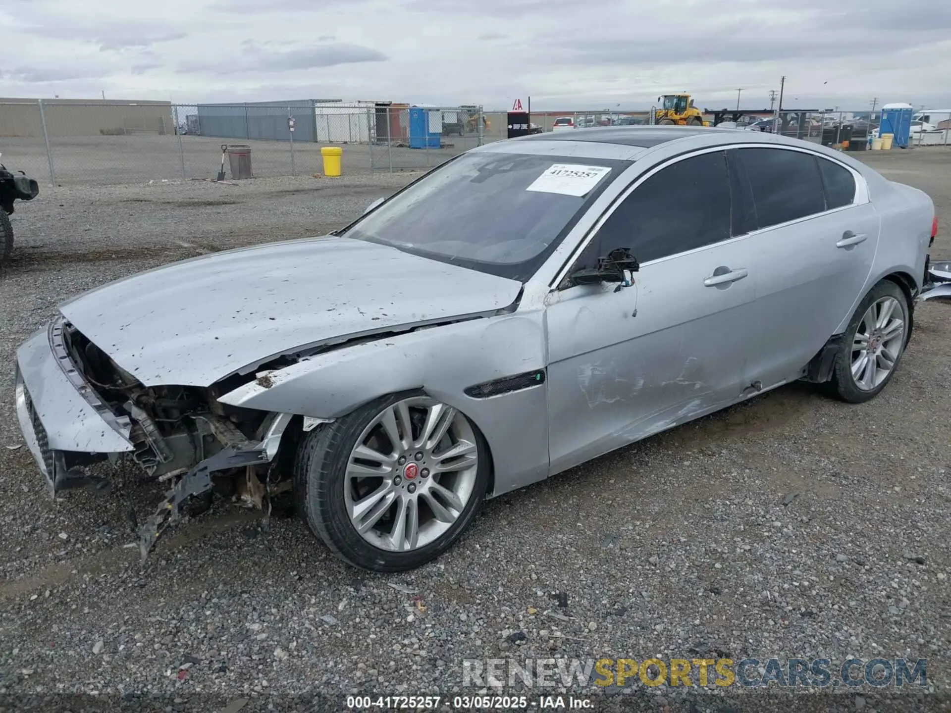 2 Фотография поврежденного автомобиля SAJAD4FX3KCP50256 JAGUAR XE 2019