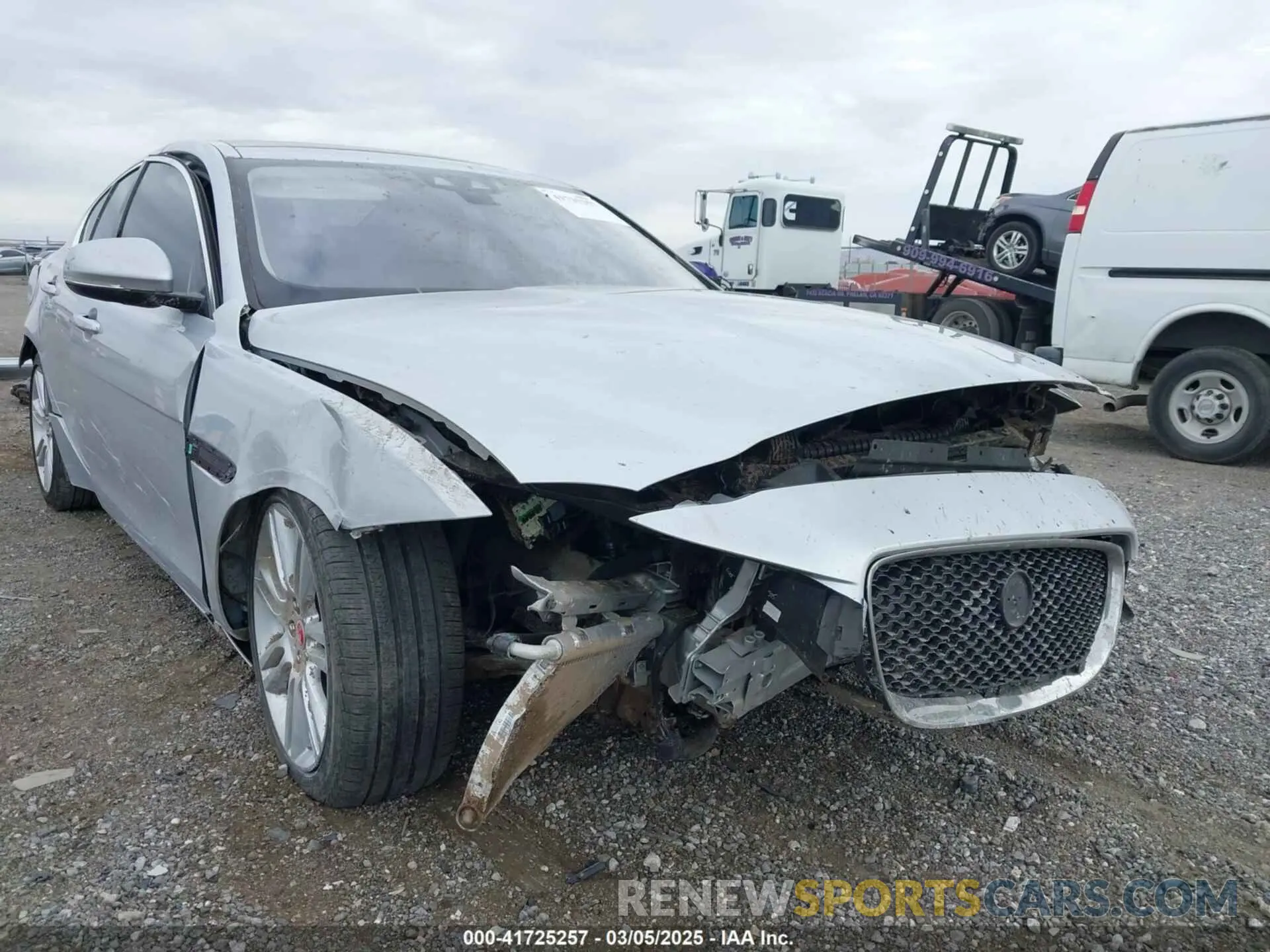 6 Фотография поврежденного автомобиля SAJAD4FX3KCP50256 JAGUAR XE 2019