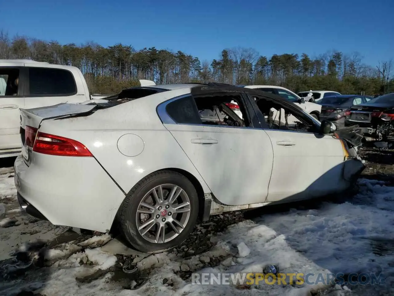 3 Фотография поврежденного автомобиля SAJAD4FX3KCP53433 JAGUAR XE 2019