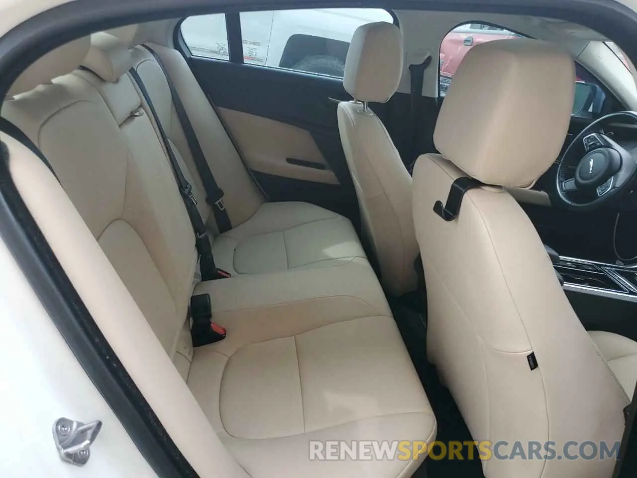 10 Photograph of a damaged car SAJAD4FX5KCP43941 JAGUAR XE 2019