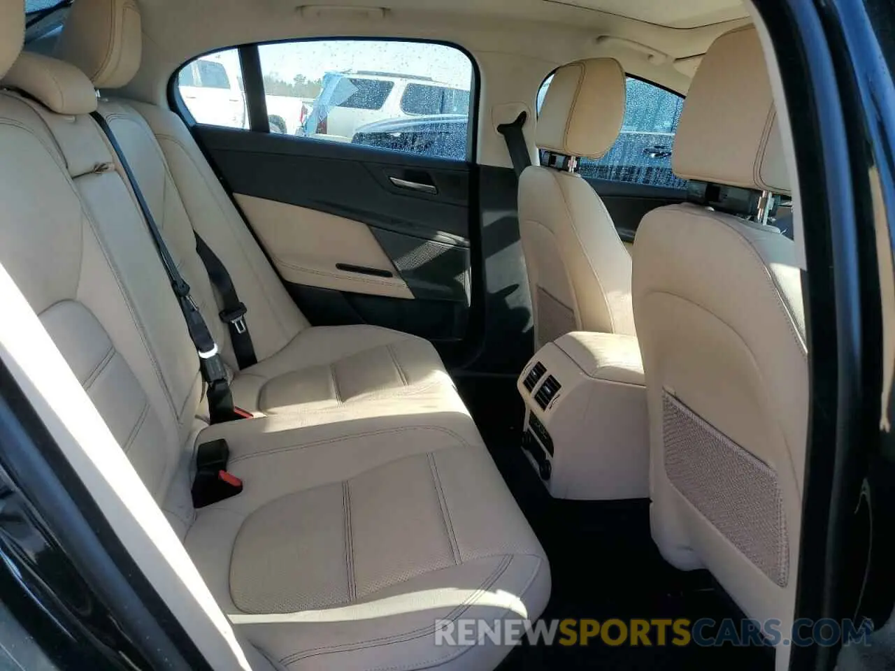 10 Photograph of a damaged car SAJAE4FXXKCP51174 JAGUAR XE 2019