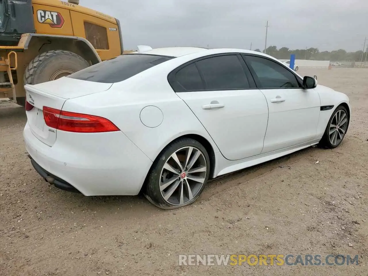 3 Фотография поврежденного автомобиля SAJAF4FX9KCP51339 JAGUAR XE 2019