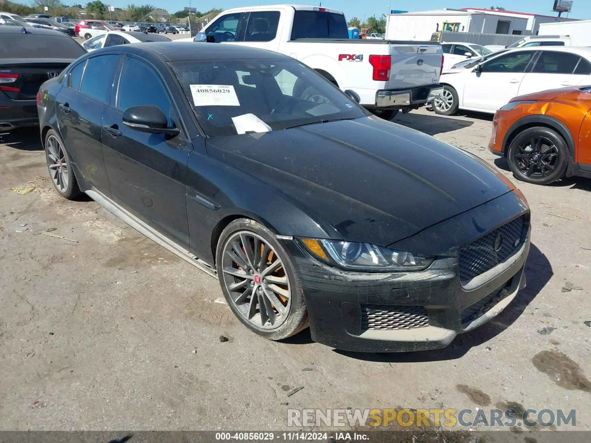 1 Фотография поврежденного автомобиля SAJAG4FVXKCP48915 JAGUAR XE 2019