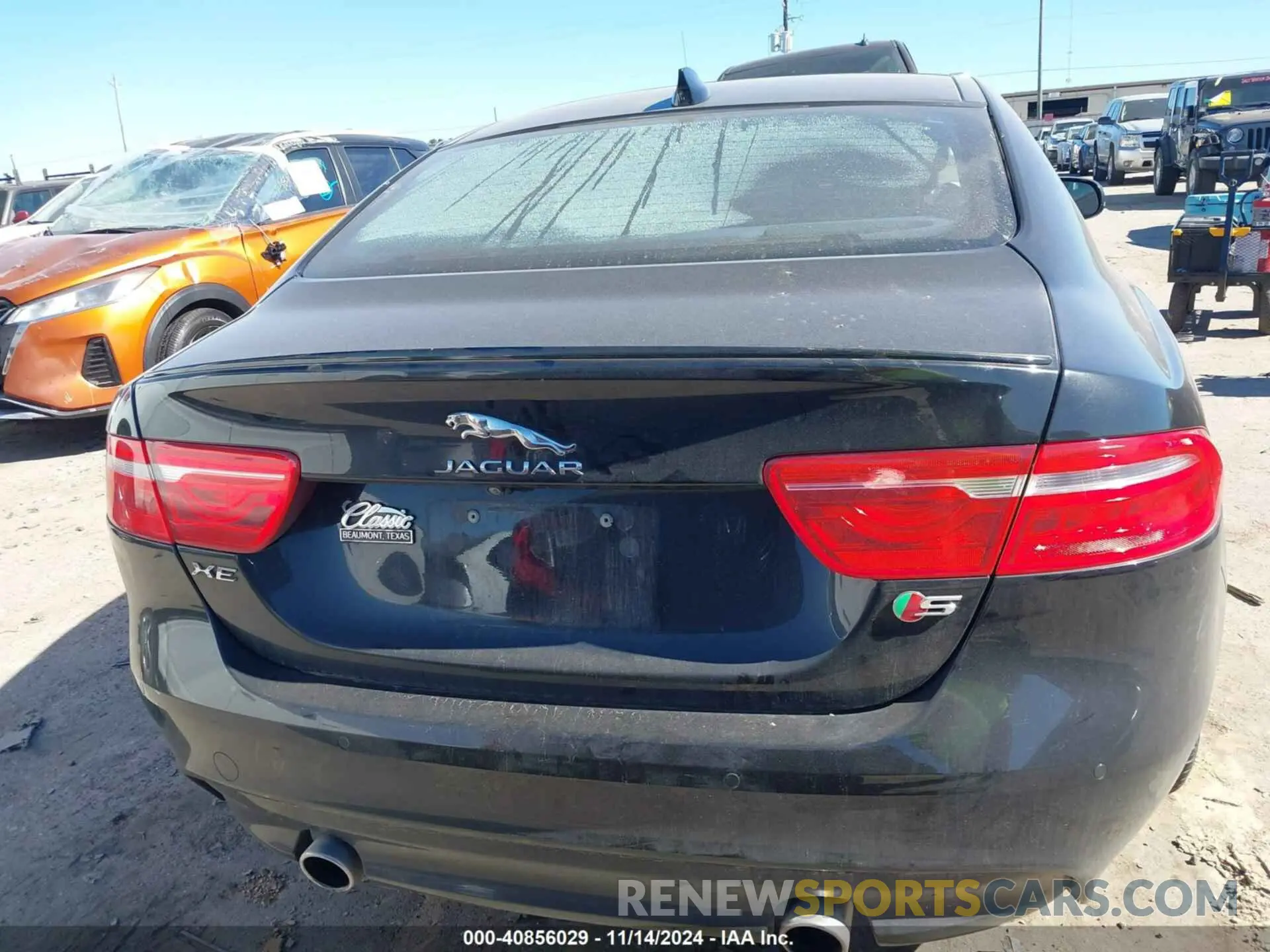 16 Фотография поврежденного автомобиля SAJAG4FVXKCP48915 JAGUAR XE 2019