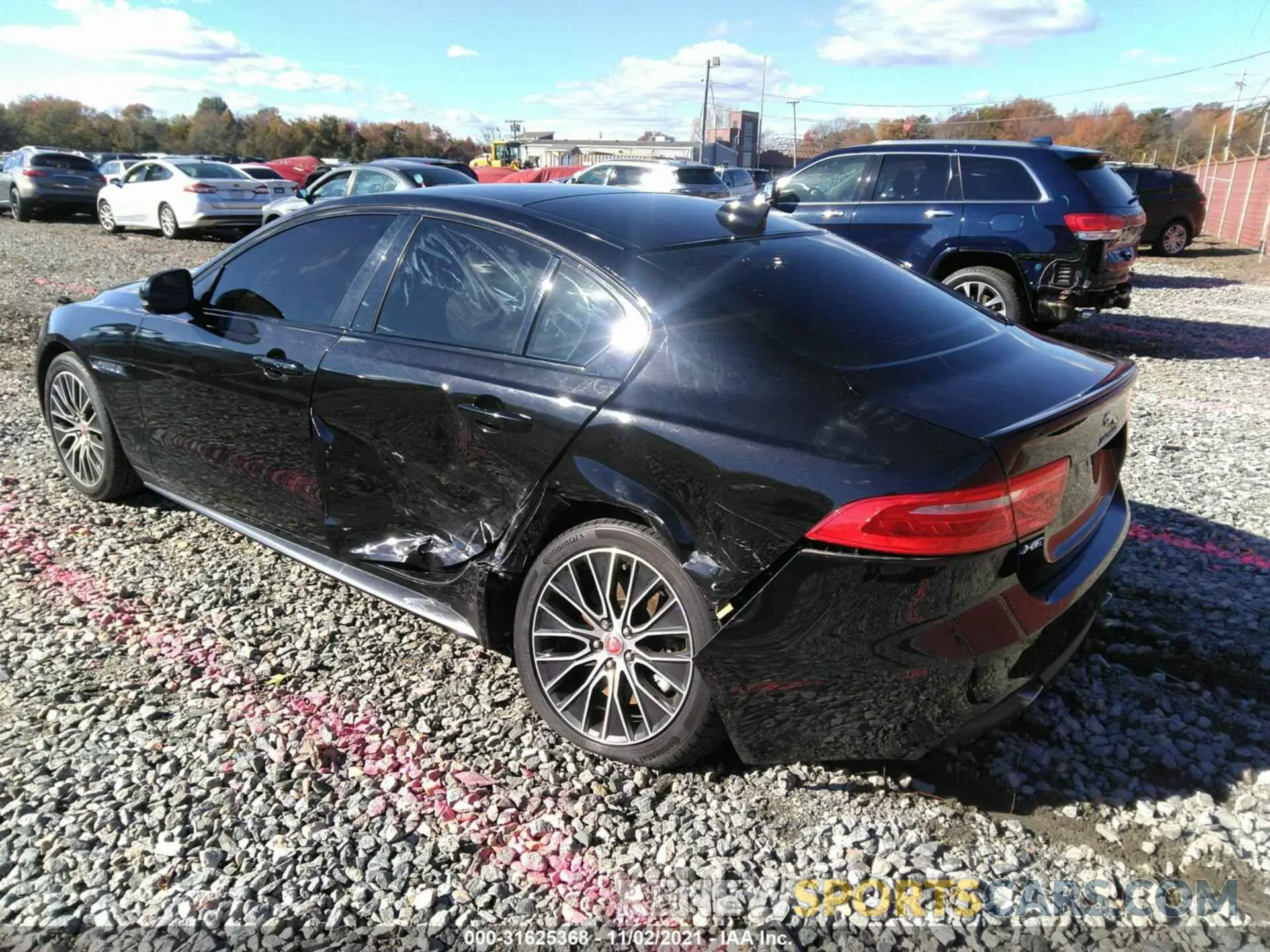 3 Фотография поврежденного автомобиля SAJAP4FX1KCP51610 JAGUAR XE 2019