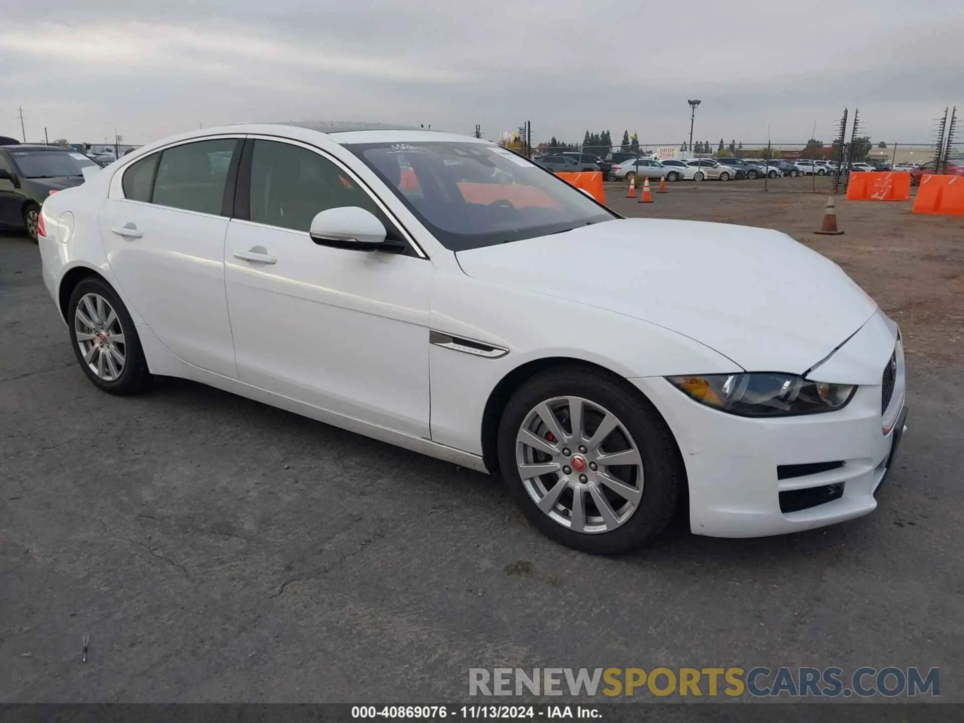 13 Фотография поврежденного автомобиля SAJAR4FX2KCP44224 JAGUAR XE 2019