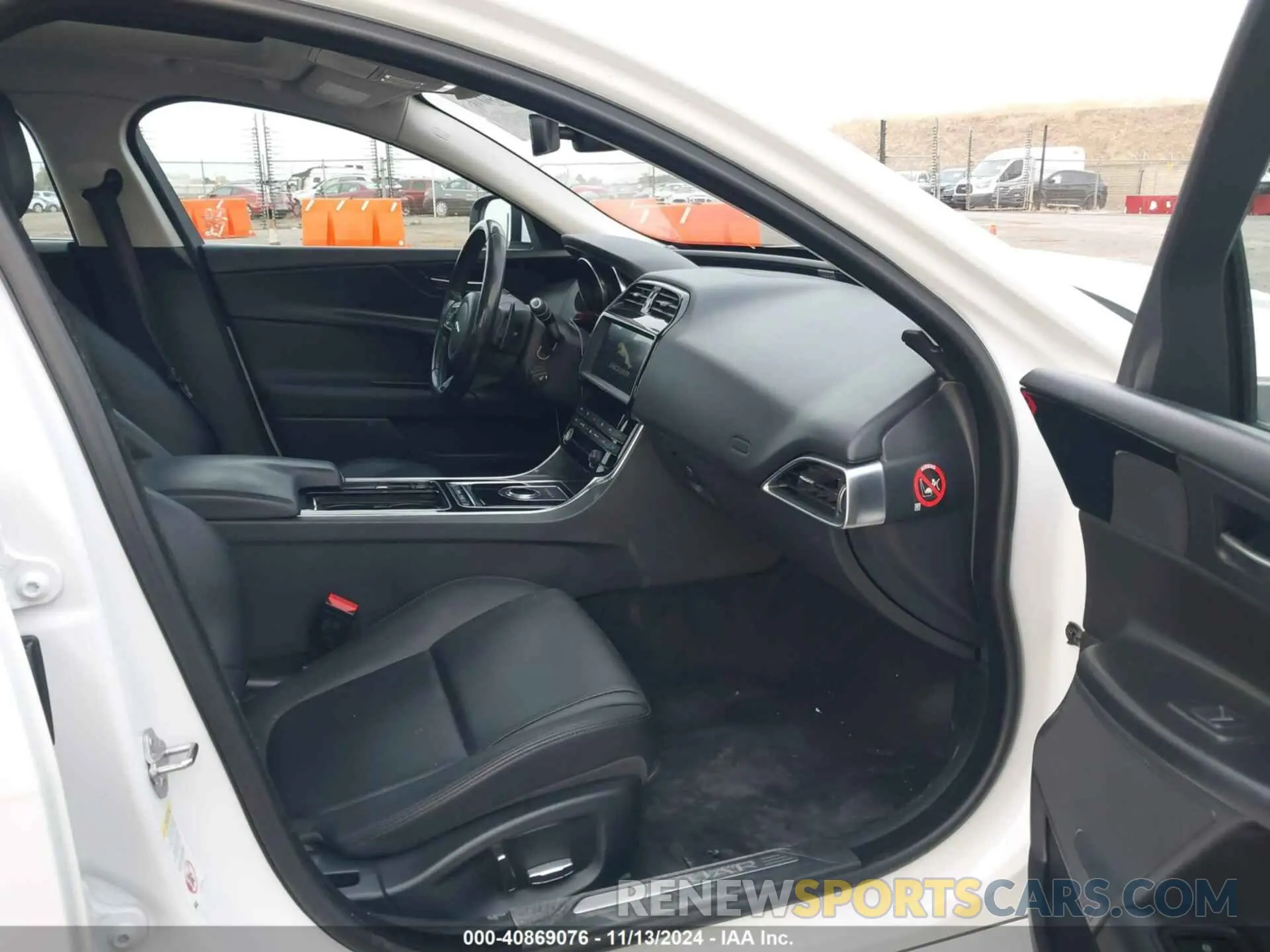 5 Фотография поврежденного автомобиля SAJAR4FX2KCP44224 JAGUAR XE 2019