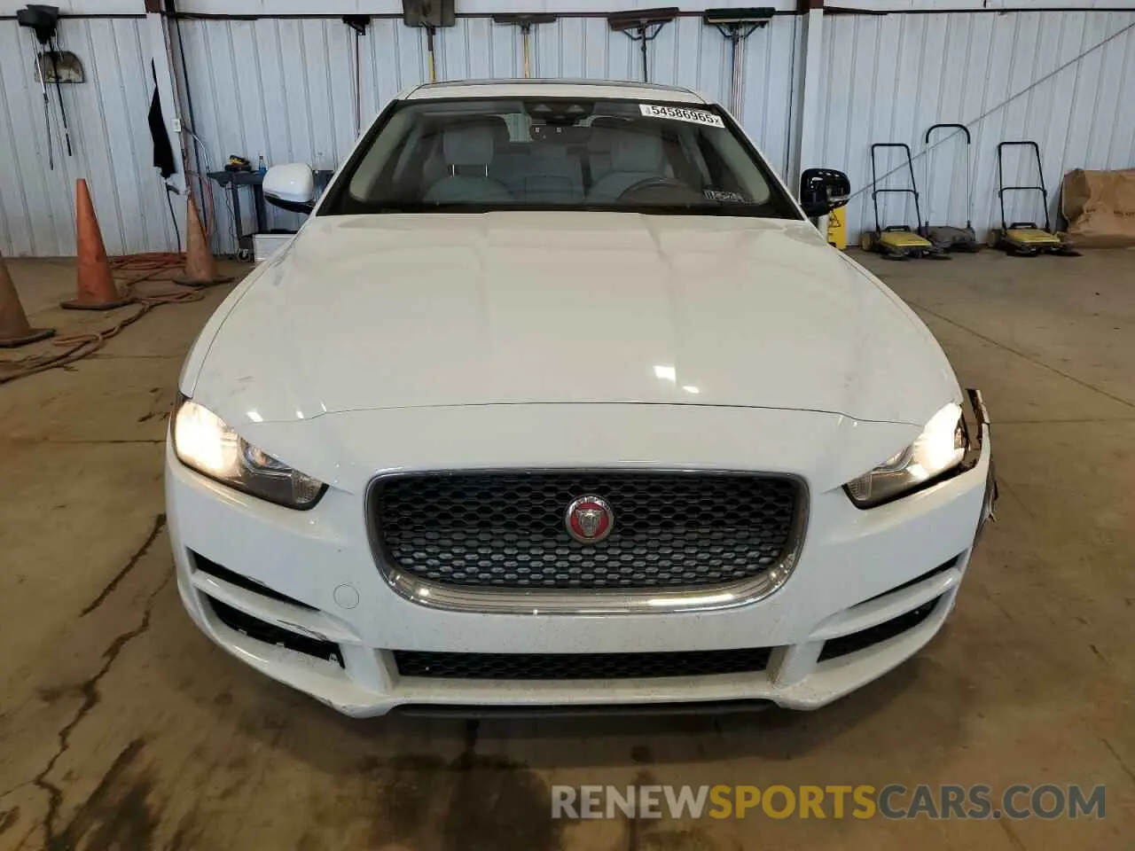 5 Фотография поврежденного автомобиля SAJAR4FX3KCP48279 JAGUAR XE 2019