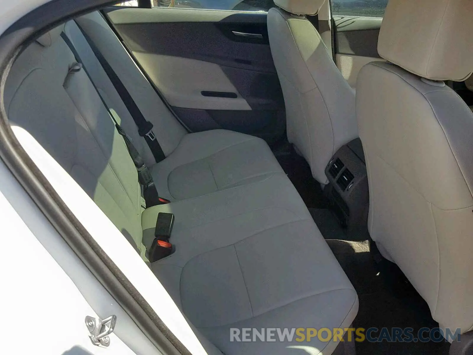 6 Photograph of a damaged car SAJAR4FX3KCP49321 JAGUAR XE 2019