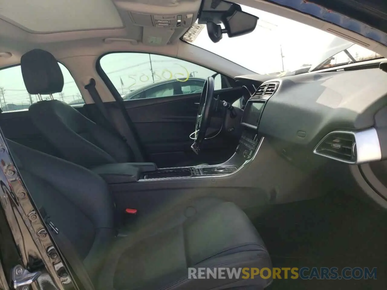 5 Photograph of a damaged car SAJAR4FX8KCP49962 JAGUAR XE 2019