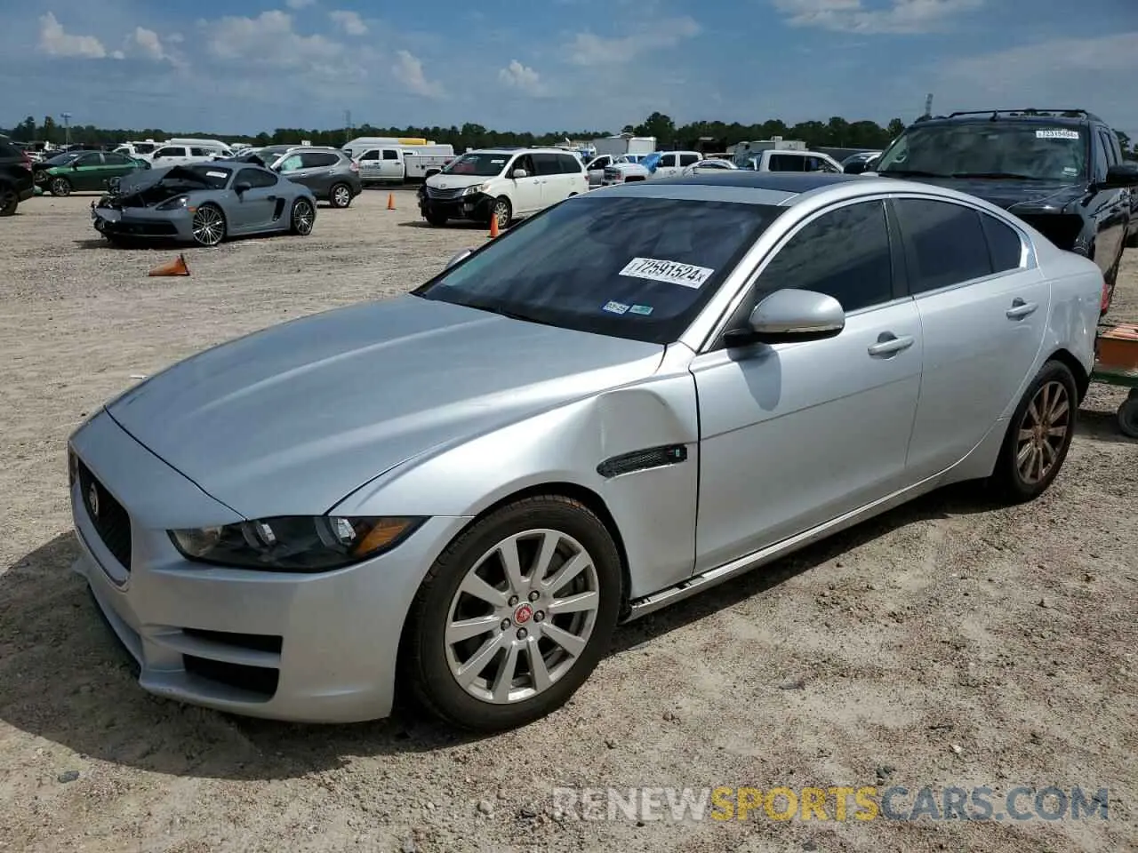 1 Фотография поврежденного автомобиля SAJAR4FX9KCP48304 JAGUAR XE 2019