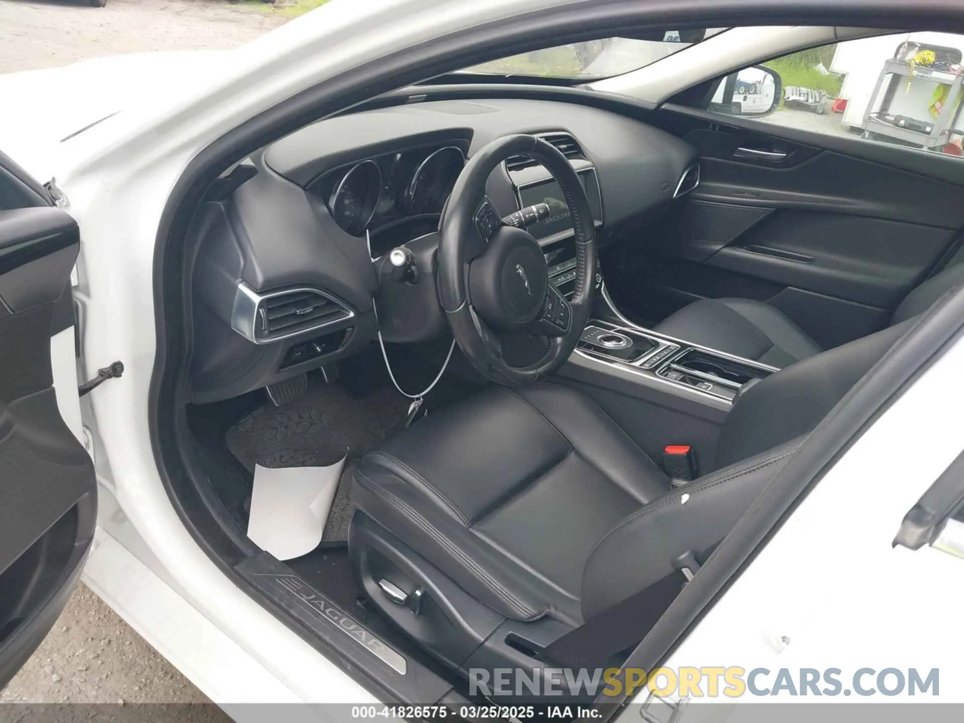 5 Photograph of a damaged car SAJAS4FX3KCP52756 JAGUAR XE 2019