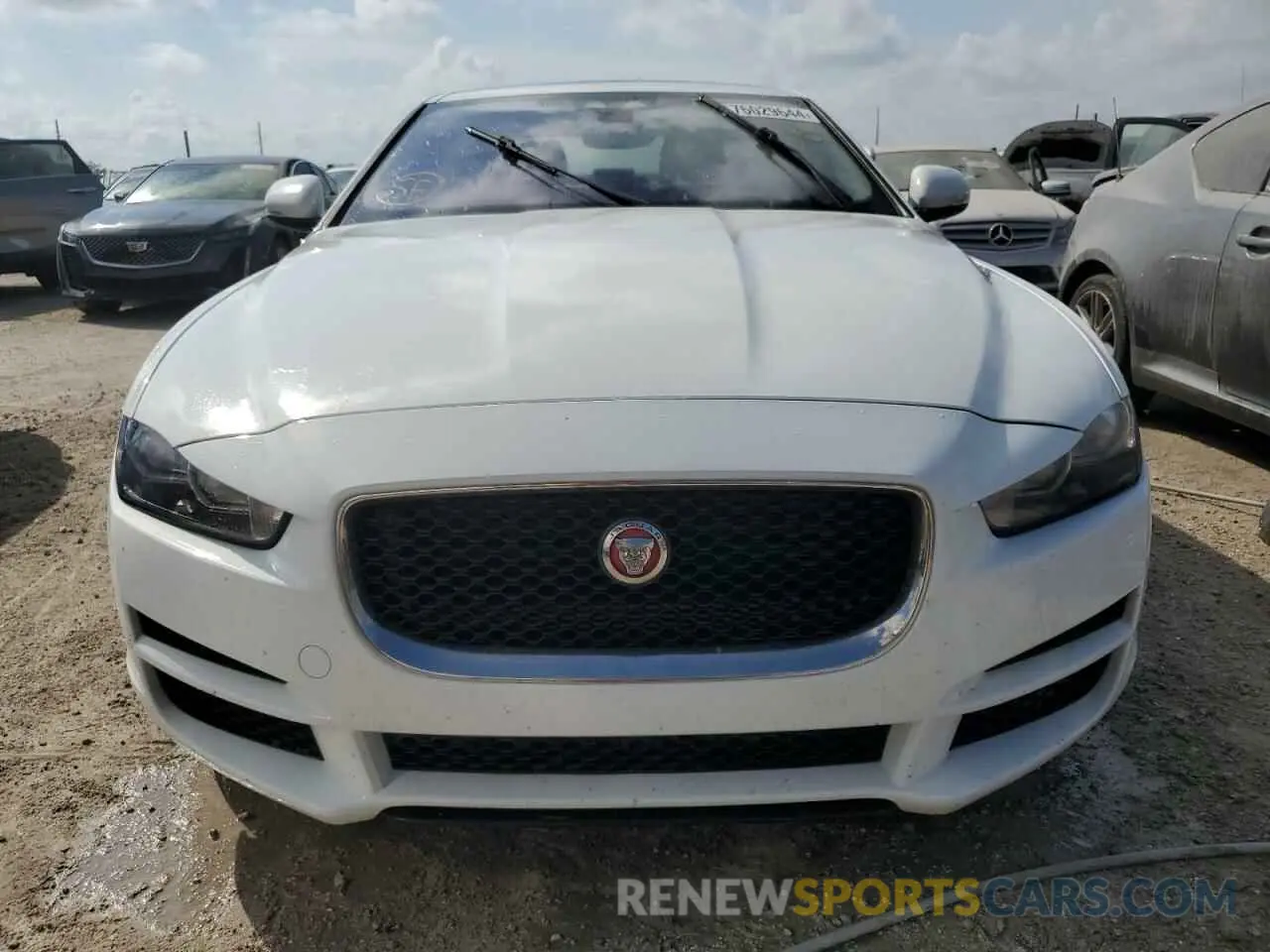 5 Фотография поврежденного автомобиля SAJAS4FX7KCP51092 JAGUAR XE 2019