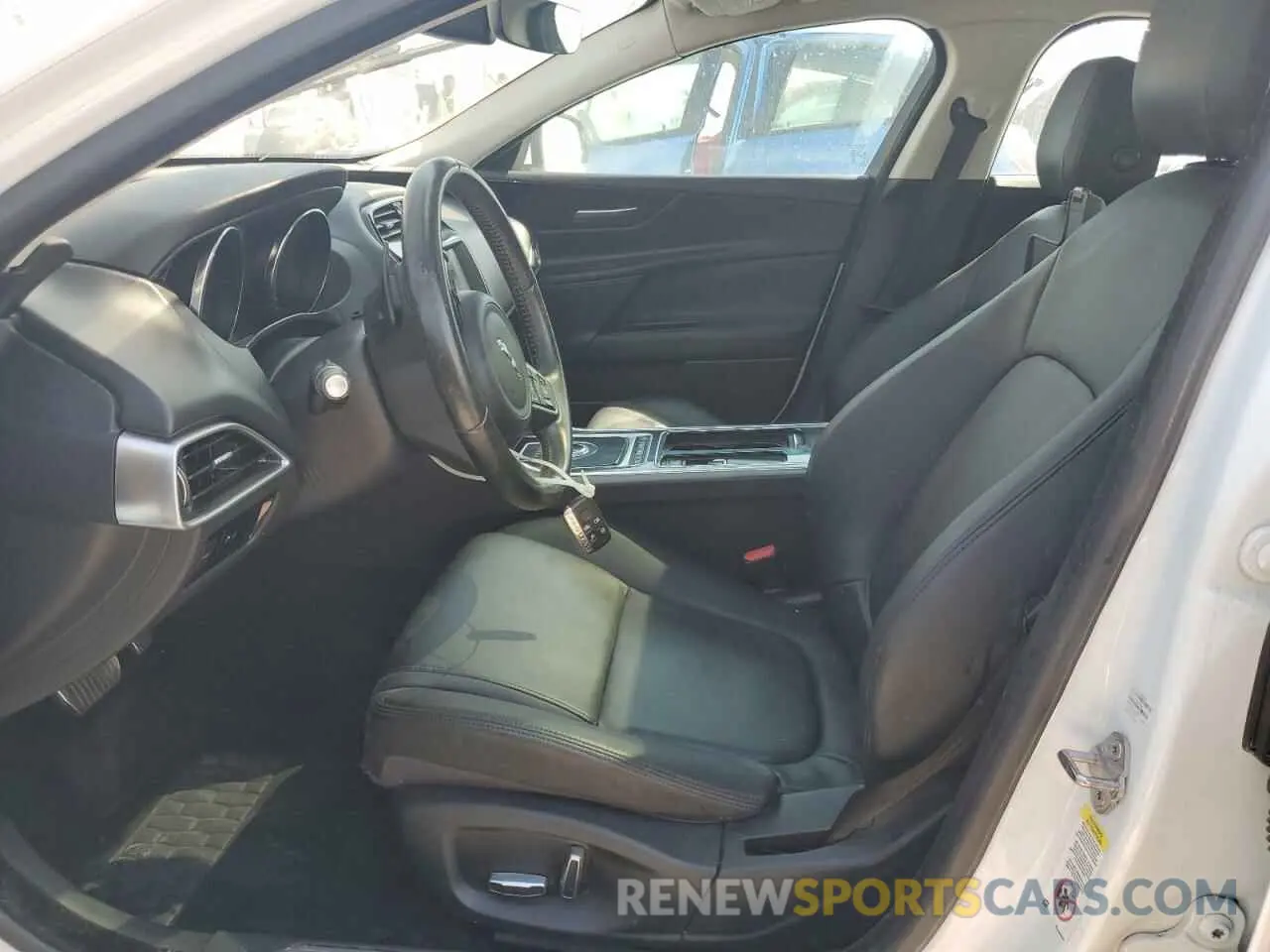 7 Фотография поврежденного автомобиля SAJAS4FX7KCP51092 JAGUAR XE 2019