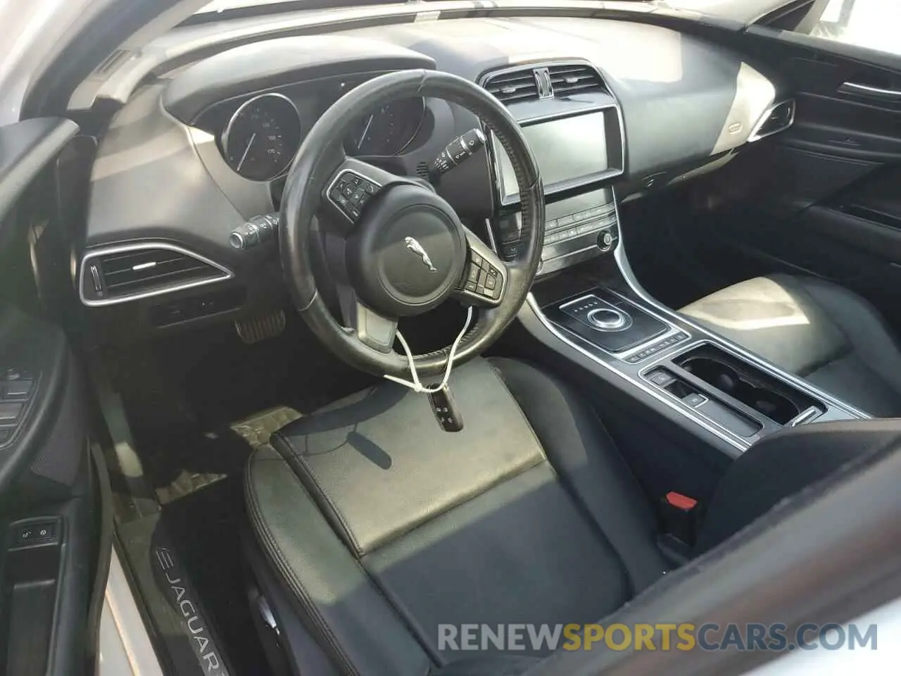 8 Фотография поврежденного автомобиля SAJAS4FX7KCP51092 JAGUAR XE 2019