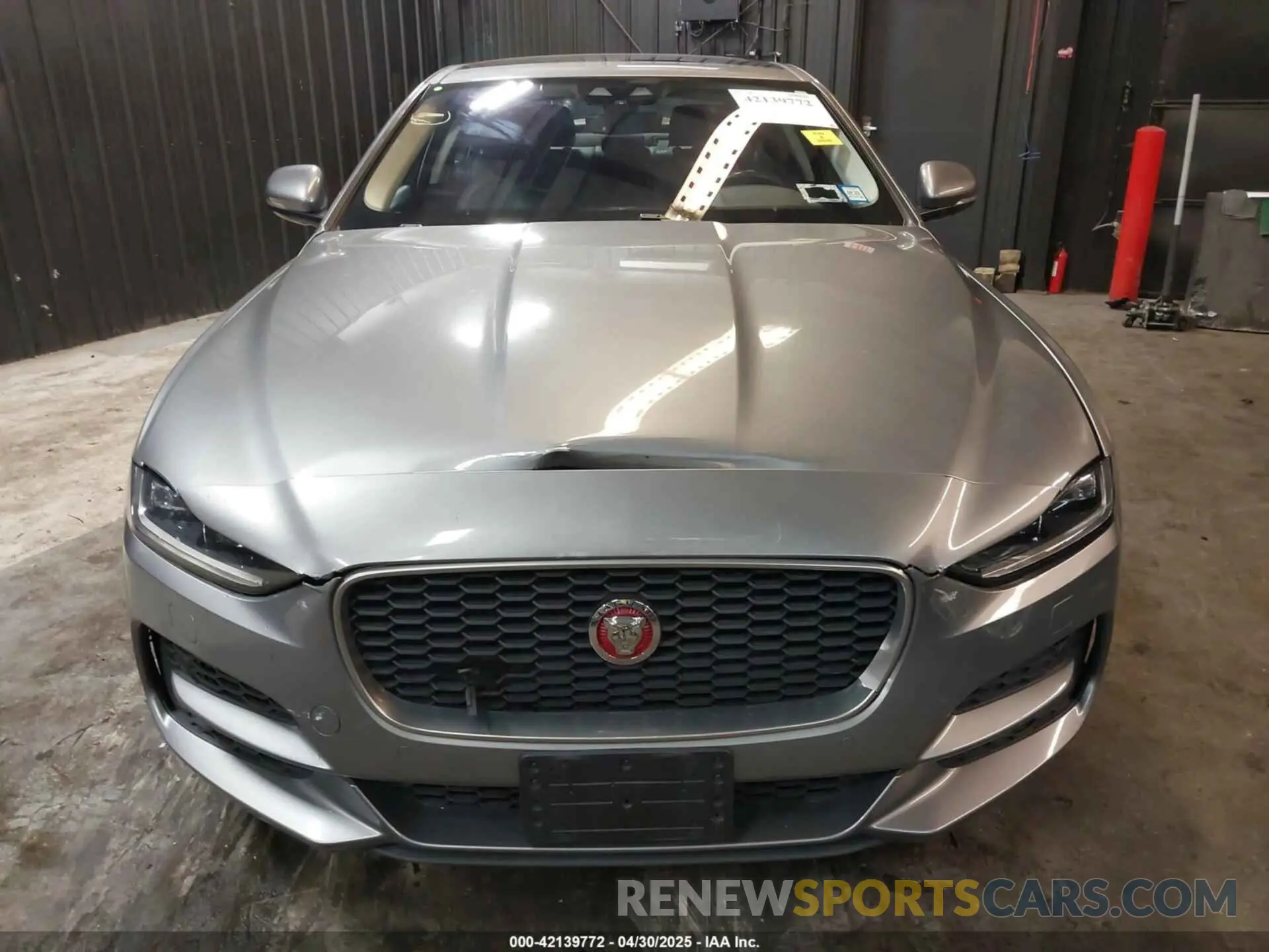 12 Фотография поврежденного автомобиля SAJAJ4FX3LCP58609 JAGUAR XE 2020